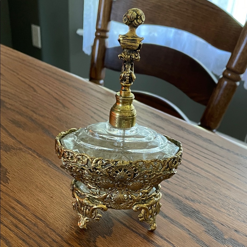Vintage Globe Gold and Glass Decorative Perfume Bottle - Picture 5 of 5